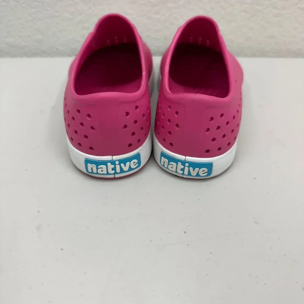 Native Jefferson Pink Slip On Water Closed Toe Shoes Kids Girls Youth size 5